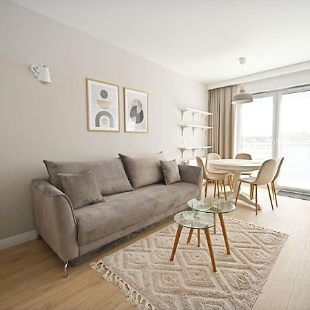 Beige 3City Apartment With Parking In Gdansk By Noclegi Renters Esterno foto