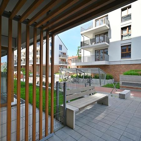 Beige 3City Apartment With Parking In Gdansk By Noclegi Renters Esterno foto