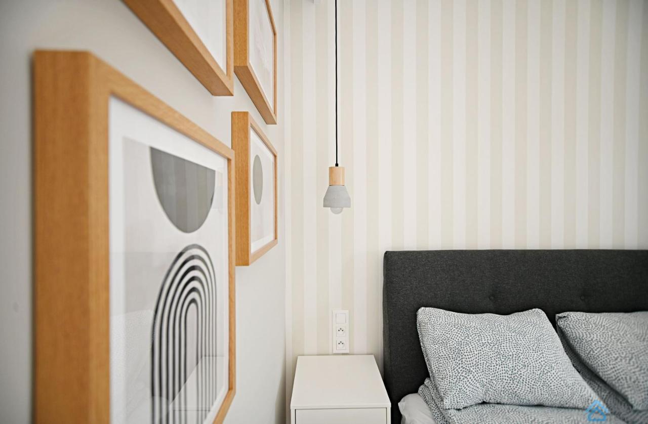 Beige 3City Apartment With Parking In Gdansk By Noclegi Renters Esterno foto