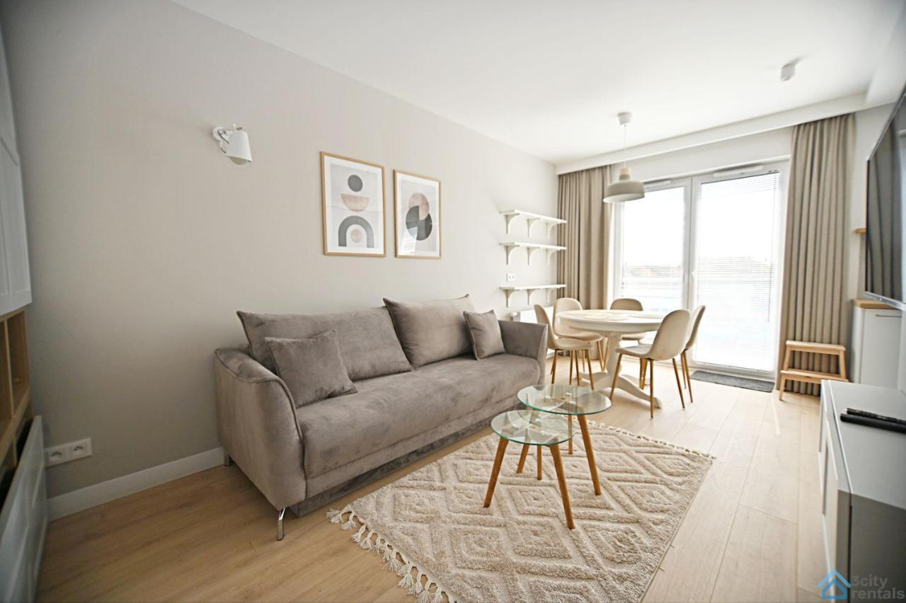 Beige 3City Apartment With Parking In Gdansk By Noclegi Renters Esterno foto