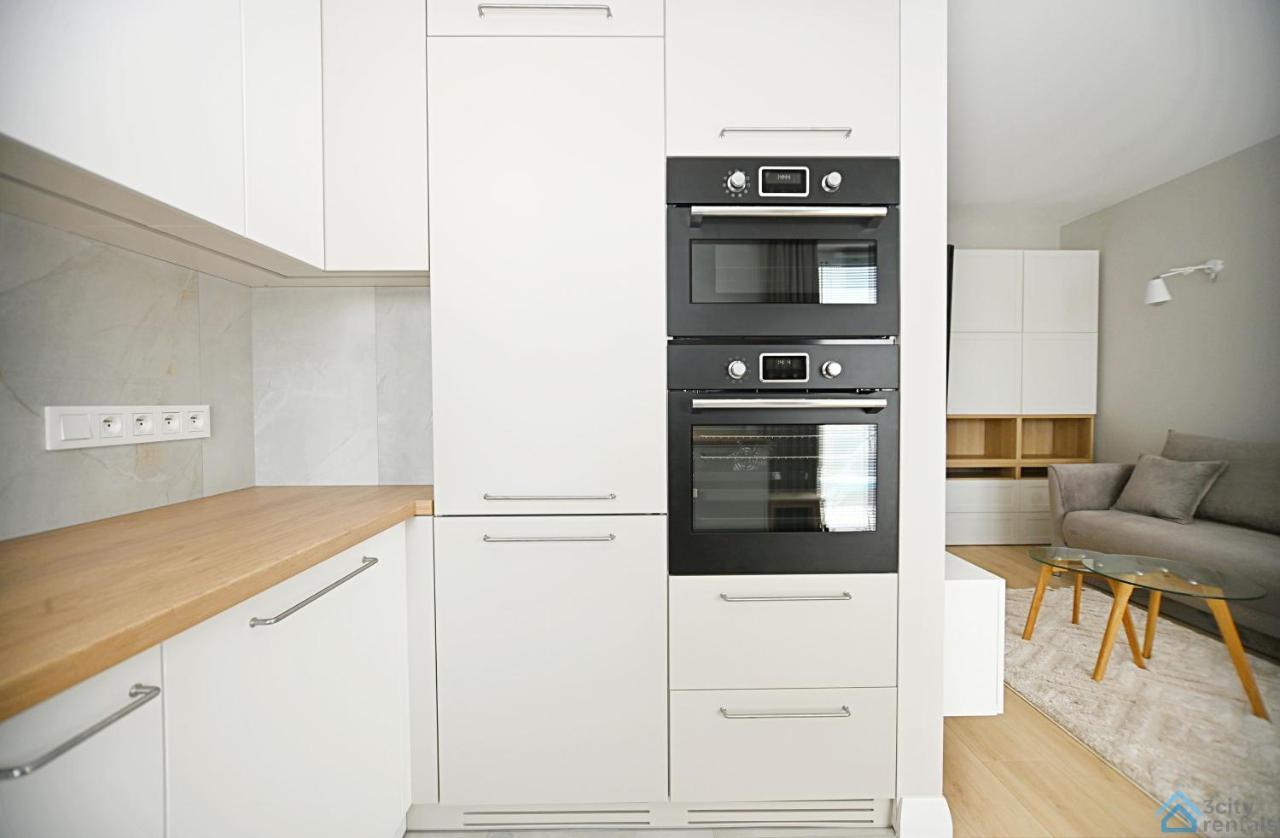 Beige 3City Apartment With Parking In Gdansk By Noclegi Renters Esterno foto