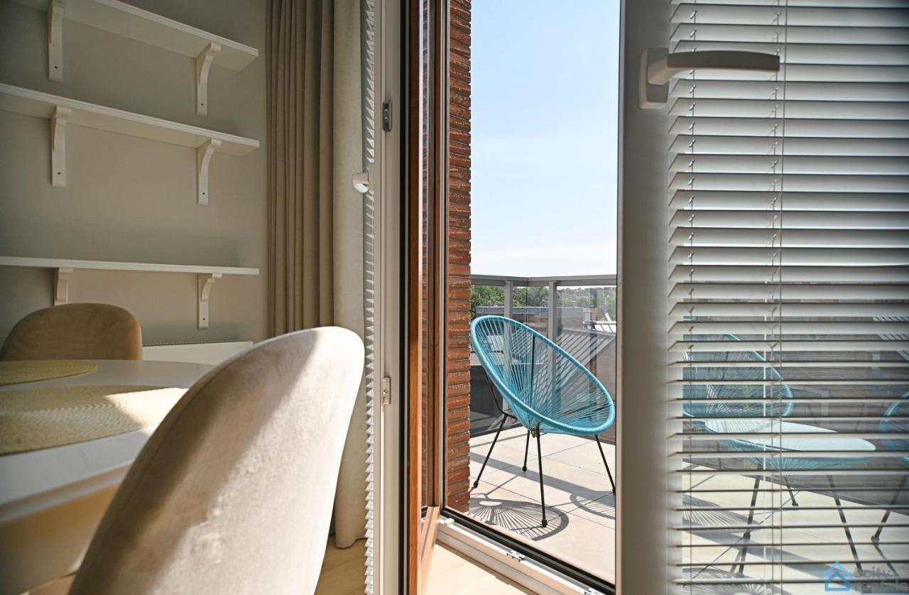 Beige 3City Apartment With Parking In Gdansk By Noclegi Renters Esterno foto