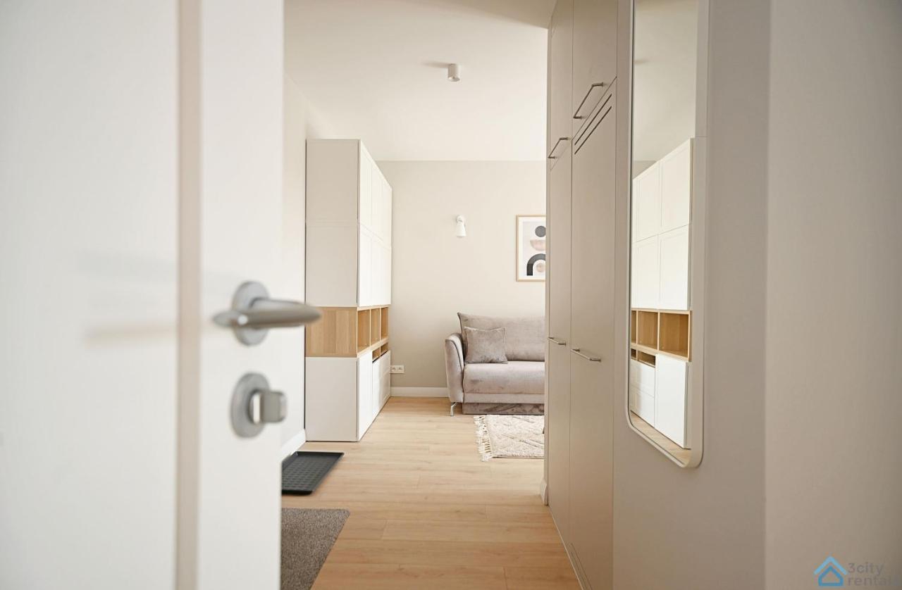 Beige 3City Apartment With Parking In Gdansk By Noclegi Renters Esterno foto
