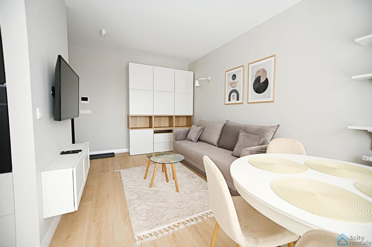 Beige 3City Apartment With Parking In Gdansk By Noclegi Renters Esterno foto