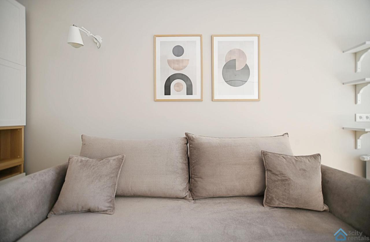 Beige 3City Apartment With Parking In Gdansk By Noclegi Renters Esterno foto