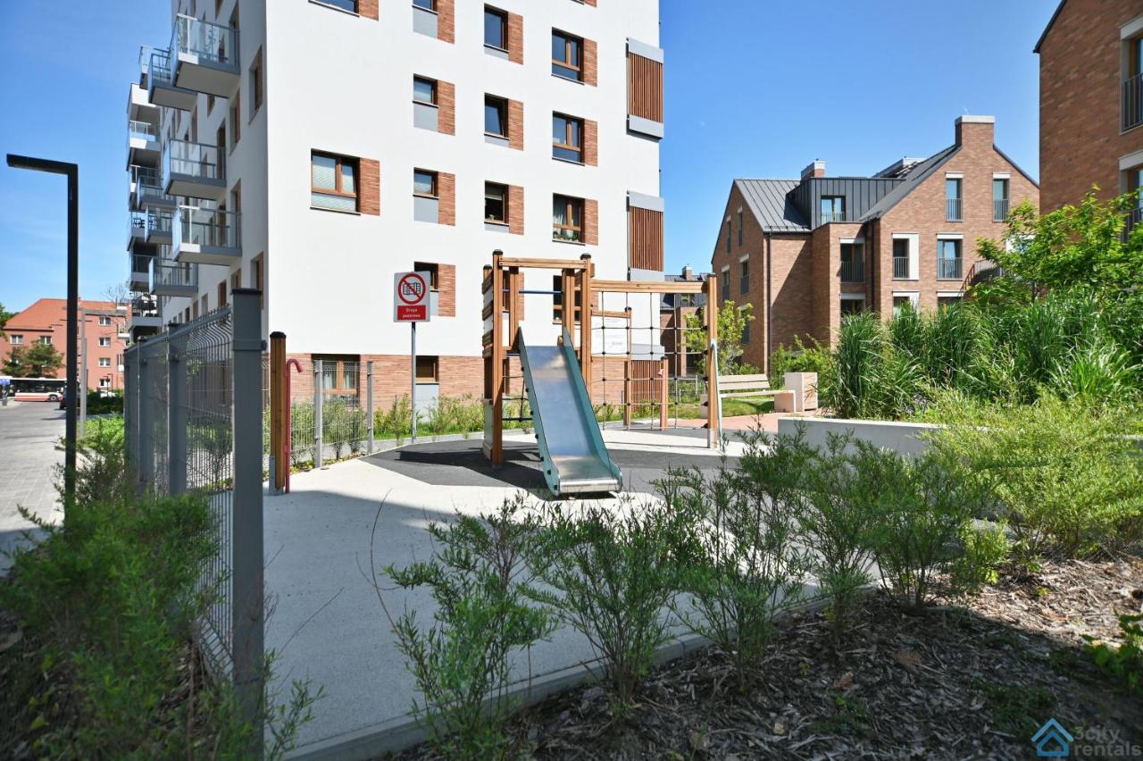 Beige 3City Apartment With Parking In Gdansk By Noclegi Renters Esterno foto