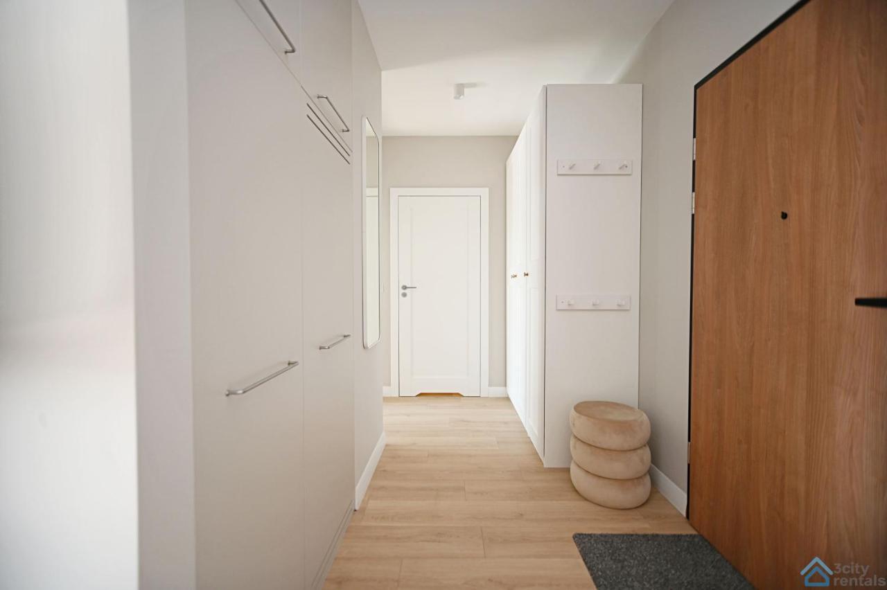 Beige 3City Apartment With Parking In Gdansk By Noclegi Renters Esterno foto
