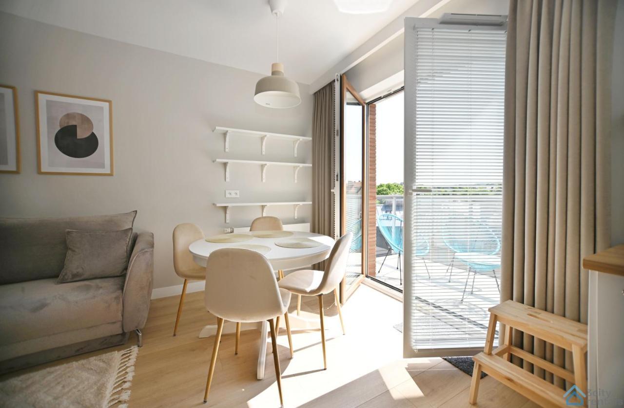 Beige 3City Apartment With Parking In Gdansk By Noclegi Renters Esterno foto