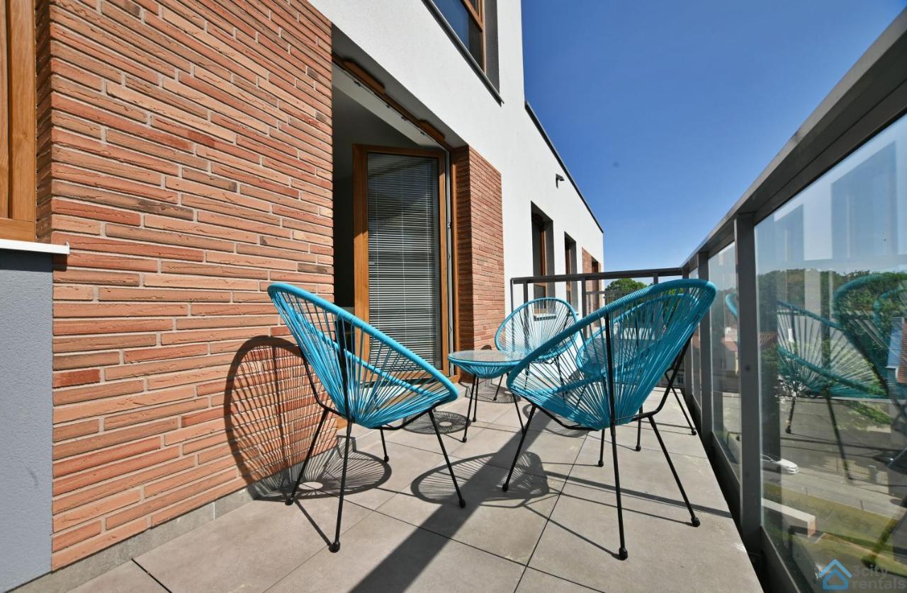 Beige 3City Apartment With Parking In Gdansk By Noclegi Renters Esterno foto