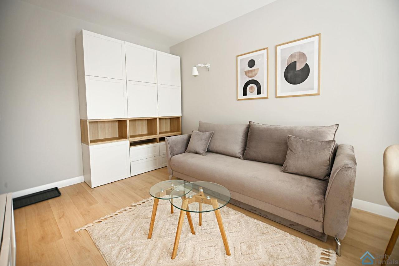 Beige 3City Apartment With Parking In Gdansk By Noclegi Renters Esterno foto